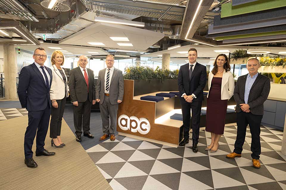 Darrin Morrissey (NIBRT); Dr Aisling McEvoy (Research Ireland); Brian Glennon (APC Ltd); James Lawless TD, Minister for Further and Higher Education, Research, Innovation and Science; Mark Barrett (APC Ltd); Dr Siobhan Roche (Research Ireland) and Professor Niall Barron (UCD and NIBRT) Credit: Jason Clarke