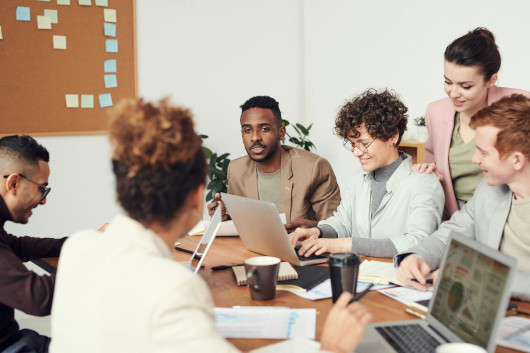Enhancing Engagement through Unit Descriptions in the NCE