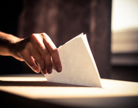 This ERC funded research project studies contemporary election campaigns, focusing on how candidates, campaign professionals, journalists and citizens perceive campaigns and their role in them. 