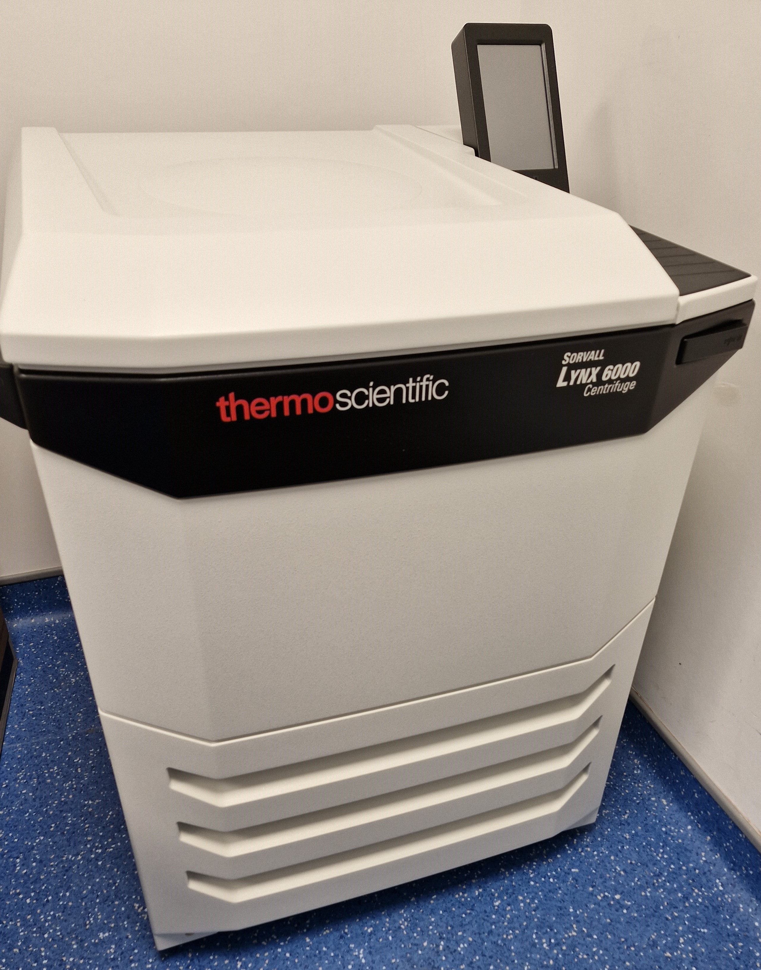 Lynx 6000 Superspeed centrifuge [Lola]