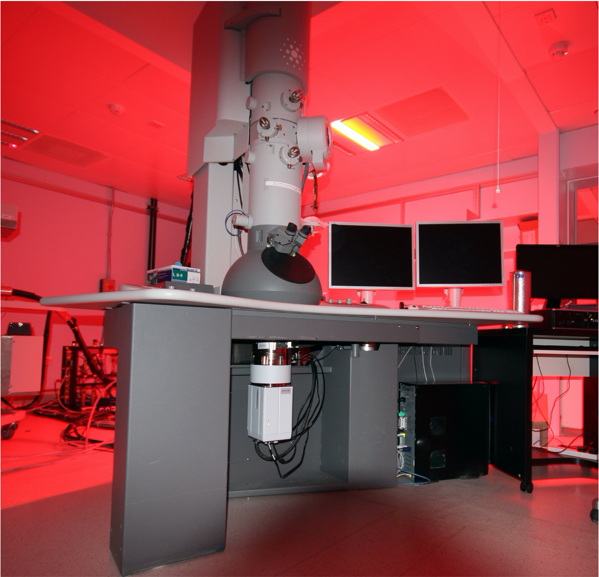 Tecnai 20 Transmission Electron Microscope